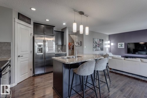 4109 Charles Link Link, Edmonton, AB - Indoor Photo Showing Kitchen With Double Sink With Upgraded Kitchen