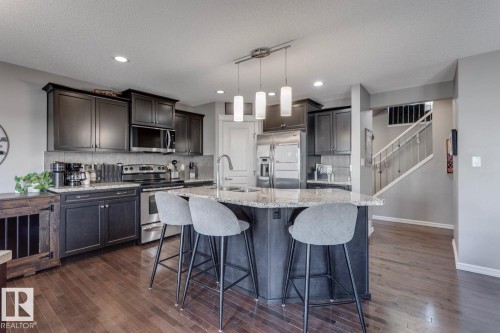 4109 Charles Link Link, Edmonton, AB - Indoor Photo Showing Kitchen With Upgraded Kitchen