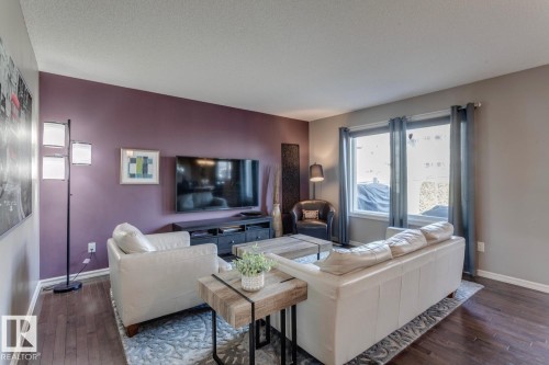 4109 Charles Link Link, Edmonton, AB - Indoor Photo Showing Living Room