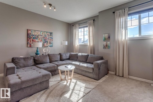 4109 Charles Link Link, Edmonton, AB - Indoor Photo Showing Living Room