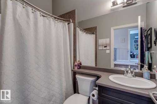4109 Charles Link Link, Edmonton, AB - Indoor Photo Showing Bathroom