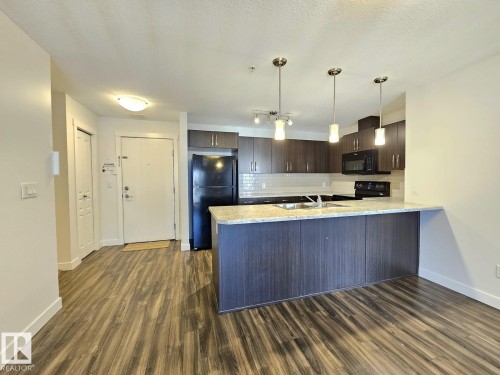 205 3670 139 Avenue, Edmonton, AB - Indoor Photo Showing Kitchen With Upgraded Kitchen