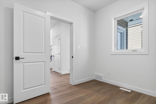 155 Pierwyck Loop, Spruce Grove, AB - Indoor Photo Showing Other Room