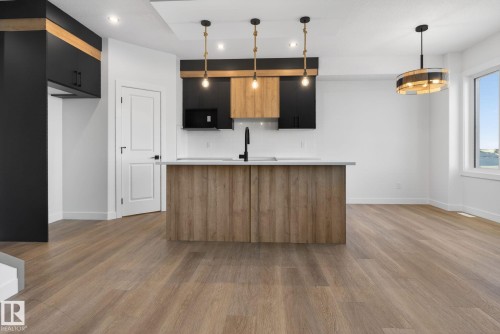 155 Pierwyck Loop, Spruce Grove, AB - Indoor Photo Showing Kitchen