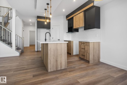 155 Pierwyck Loop, Spruce Grove, AB - Indoor Photo Showing Kitchen