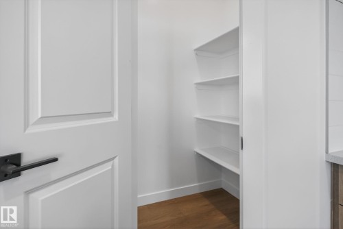 155 Pierwyck Loop, Spruce Grove, AB - Indoor Photo Showing Other Room
