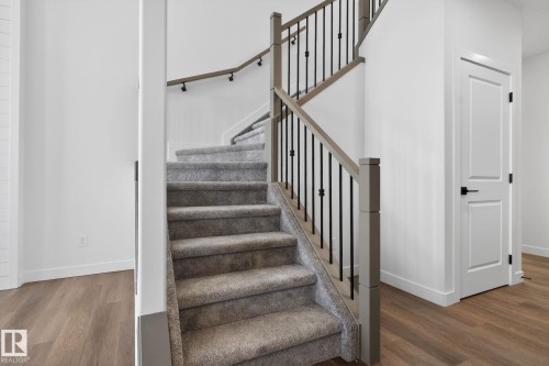155 Pierwyck Loop, Spruce Grove, AB - Indoor Photo Showing Other Room