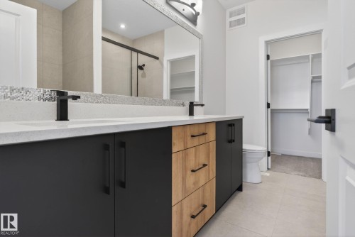 155 Pierwyck Loop, Spruce Grove, AB - Indoor Photo Showing Bathroom