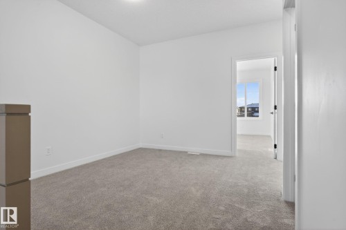 155 Pierwyck Loop, Spruce Grove, AB - Indoor Photo Showing Other Room