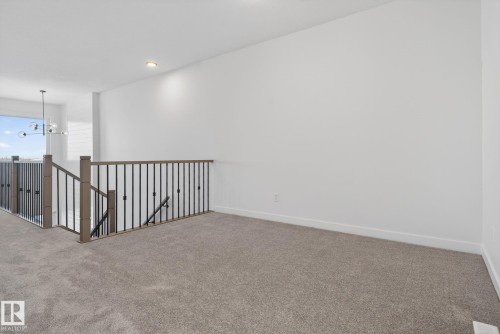155 Pierwyck Loop, Spruce Grove, AB - Indoor Photo Showing Other Room