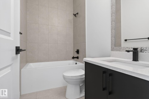 155 Pierwyck Loop, Spruce Grove, AB - Indoor Photo Showing Bathroom
