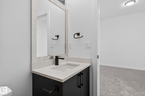 155 Pierwyck Loop, Spruce Grove, AB - Indoor Photo Showing Bathroom