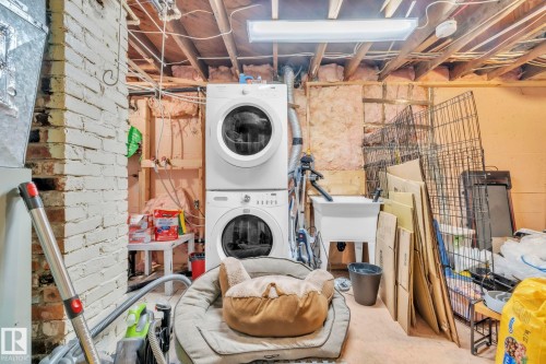 10851 92 Street, Edmonton, AB - Indoor Photo Showing Laundry Room