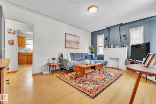 10851 92 Street, Edmonton, AB - Indoor Photo Showing Living Room