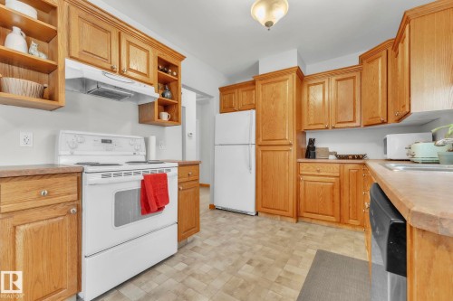 10851 92 Street, Edmonton, AB - Indoor Photo Showing Kitchen