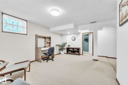 10851 92 Street, Edmonton, AB - Indoor