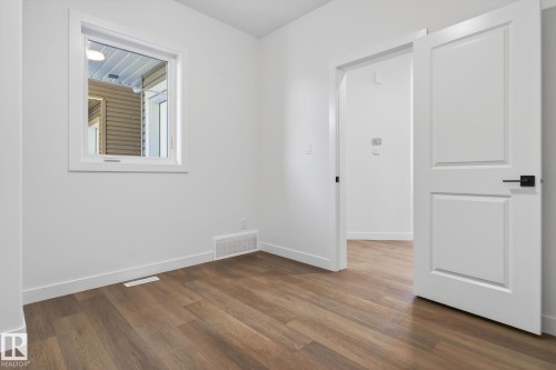 157 Pierwyck Loop, Spruce Grove, AB - Indoor Photo Showing Other Room