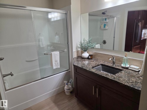 718 200 Bellerose Drive, St. Albert, AB - Indoor Photo Showing Bathroom