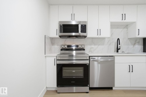 12307 91 Street, Edmonton, AB - Indoor Photo Showing Kitchen