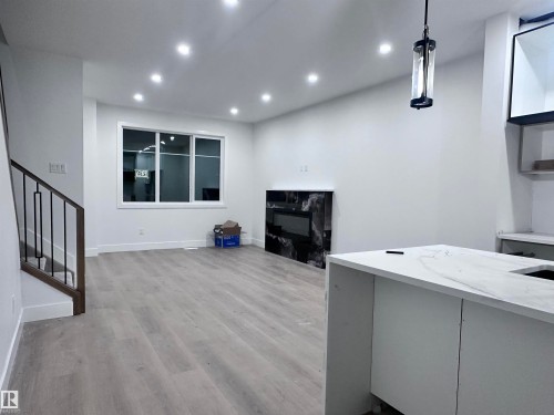 12307 91 Street, Edmonton, AB - Indoor