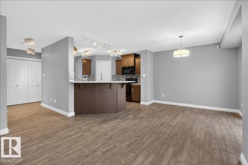 30 Aurea Bay, Spruce Grove, AB - Indoor Photo Showing Kitchen