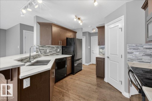 30 Aurea Bay, Spruce Grove, AB - Indoor Photo Showing Kitchen With Double Sink With Upgraded Kitchen