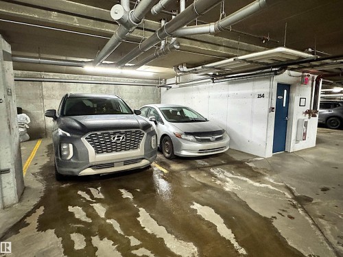 117 5521 7 Avenue, Edmonton, AB - Indoor Photo Showing Garage