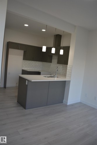 72 2710 66 Street, Edmonton, AB - Indoor Photo Showing Kitchen