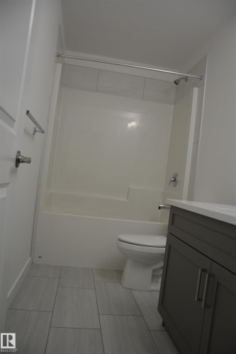72 2710 66 Street, Edmonton, AB - Indoor Photo Showing Bathroom