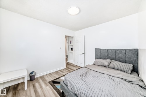 Edmonton, AB - Indoor Photo Showing Bedroom