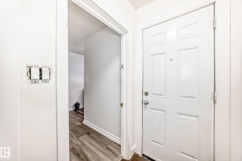 Edmonton, AB - Indoor Photo Showing Other Room