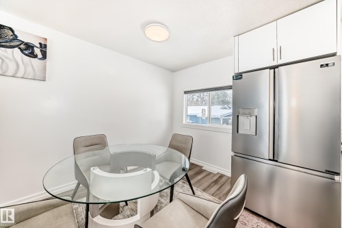 Edmonton, AB - Indoor Photo Showing Living Room