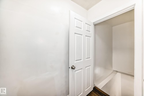 Edmonton, AB - Indoor Photo Showing Bedroom