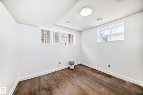 Edmonton, AB - Indoor Photo Showing Other Room