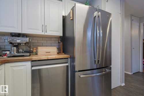 60 Bellevue Crescent, St. Albert, AB - Indoor Photo Showing Kitchen
