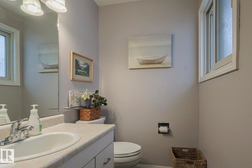 60 Bellevue Crescent, St. Albert, AB - Indoor Photo Showing Bathroom