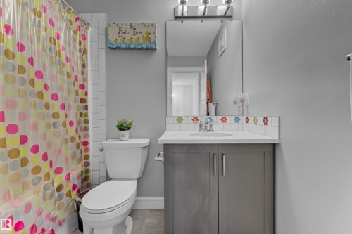7637 Koruluk Place, Edmonton, AB - Indoor Photo Showing Bathroom