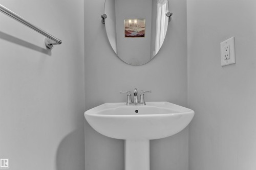 7637 Koruluk Place, Edmonton, AB - Indoor Photo Showing Bathroom