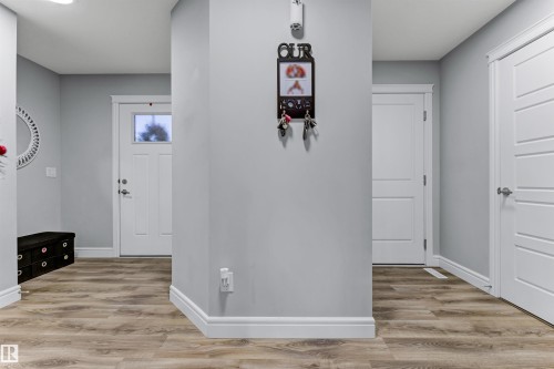 7637 Koruluk Place, Edmonton, AB - Indoor Photo Showing Other Room