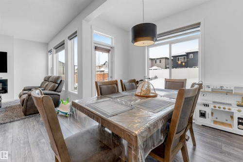 933 Mcconachie Boulevard, Edmonton, AB - Indoor Photo Showing Dining Room