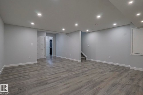 1653 Plum Circle Circle, Edmonton, AB - Indoor Photo Showing Other Room