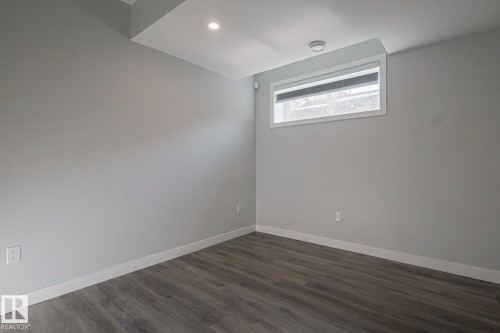 1653 Plum Circle Circle, Edmonton, AB - Indoor Photo Showing Other Room