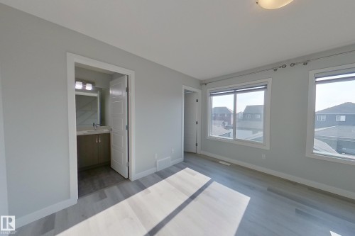 1653 Plum Circle Circle, Edmonton, AB - Indoor Photo Showing Other Room