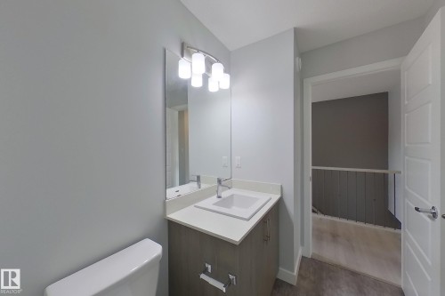 1653 Plum Circle Circle, Edmonton, AB - Indoor Photo Showing Bathroom