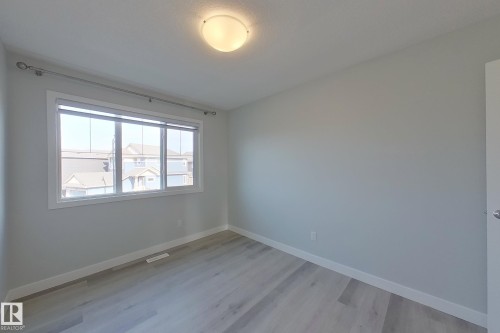 1653 Plum Circle Circle, Edmonton, AB - Indoor Photo Showing Other Room