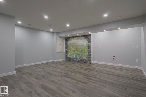 1653 Plum Circle Circle, Edmonton, AB - Indoor Photo Showing Other Room