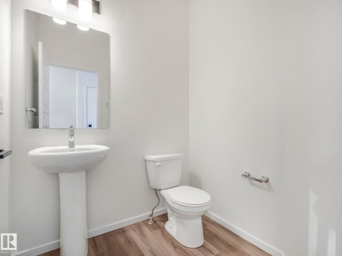 20506 16A Avenue, Edmonton, AB - Indoor Photo Showing Bathroom