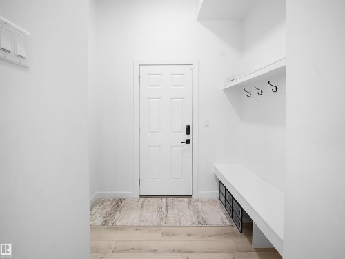 949 Stillwater Boulevard, Edmonton, AB - Indoor