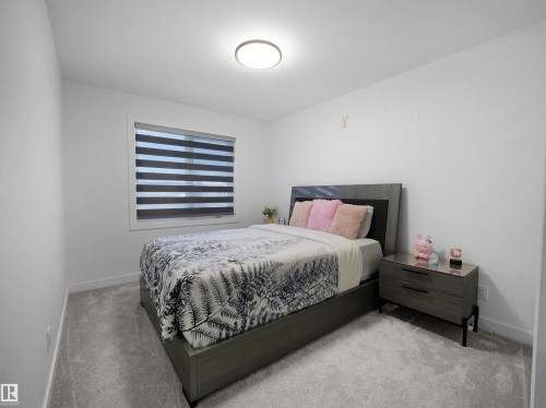 949 Stillwater Boulevard, Edmonton, AB - Indoor Photo Showing Bedroom