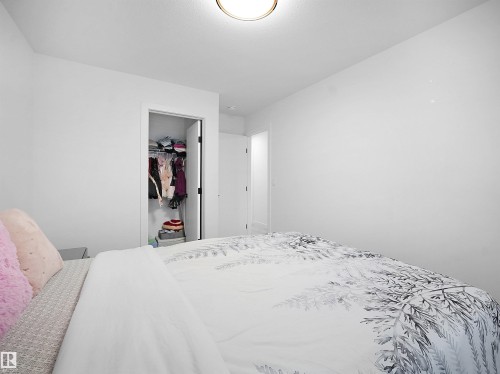 949 Stillwater Boulevard, Edmonton, AB - Indoor Photo Showing Bedroom